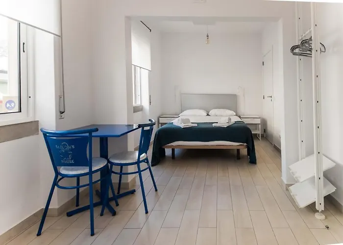 Sailor's House Albergue *